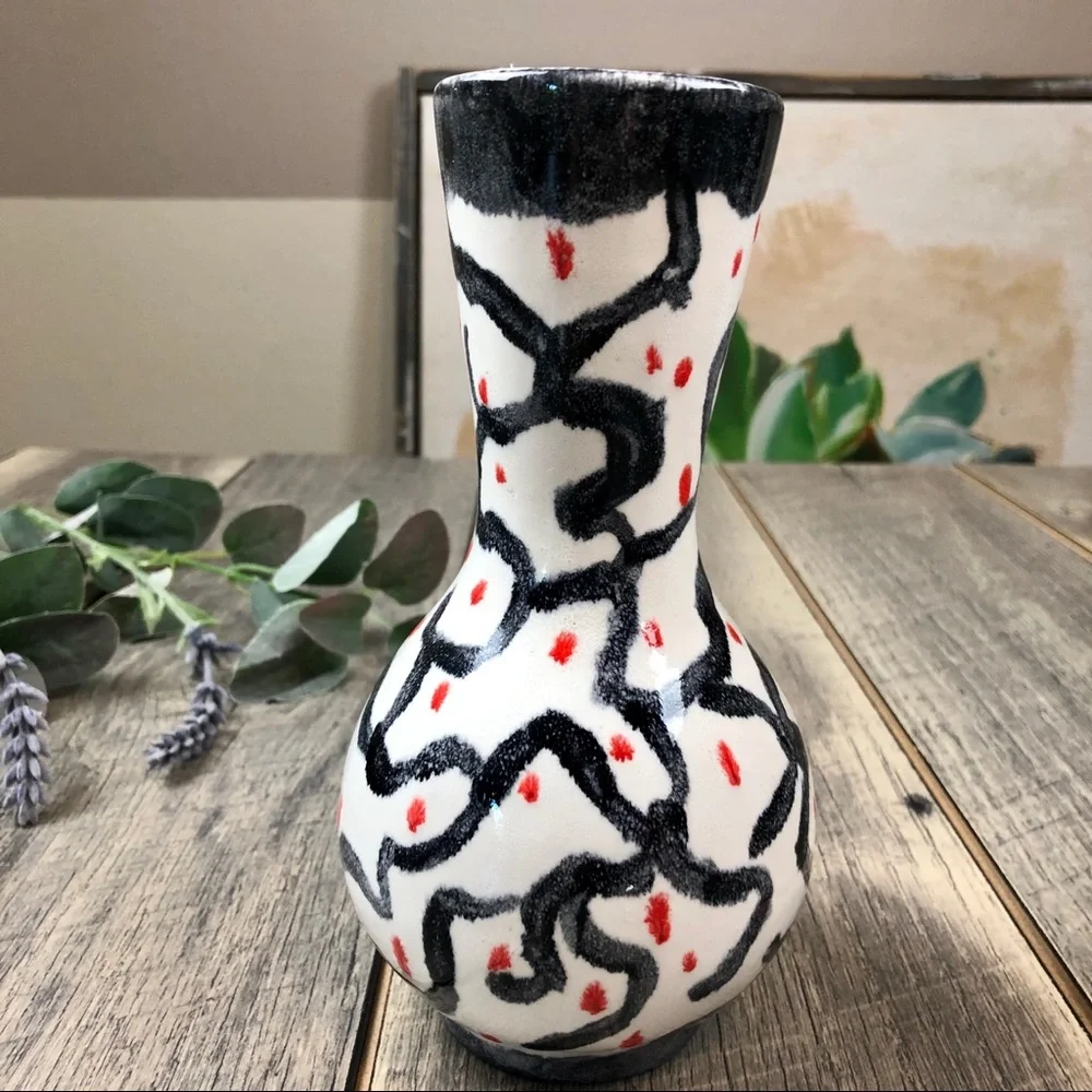 Small Accent Decor Red Black Boquet Vase